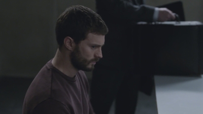 THEFALL_S03E06_2825529.jpg