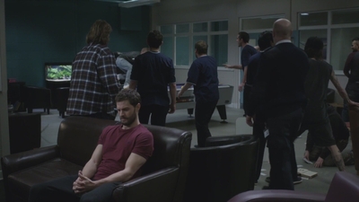 thefall_s03e06_2850329.jpg