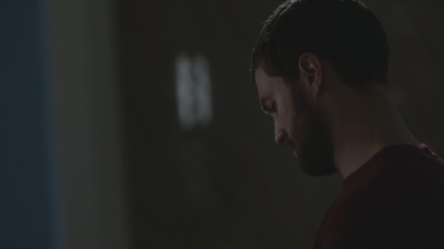 thefall_s03e06_2861329.jpg