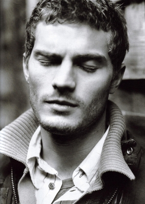 uomo-vogue-march-hq-jamie-dornan-d127e98a3dbf4ce5e9190f719a9c756f-large-127841.jpg